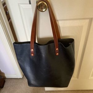 KMM & Co… navy blue tote’ 💙